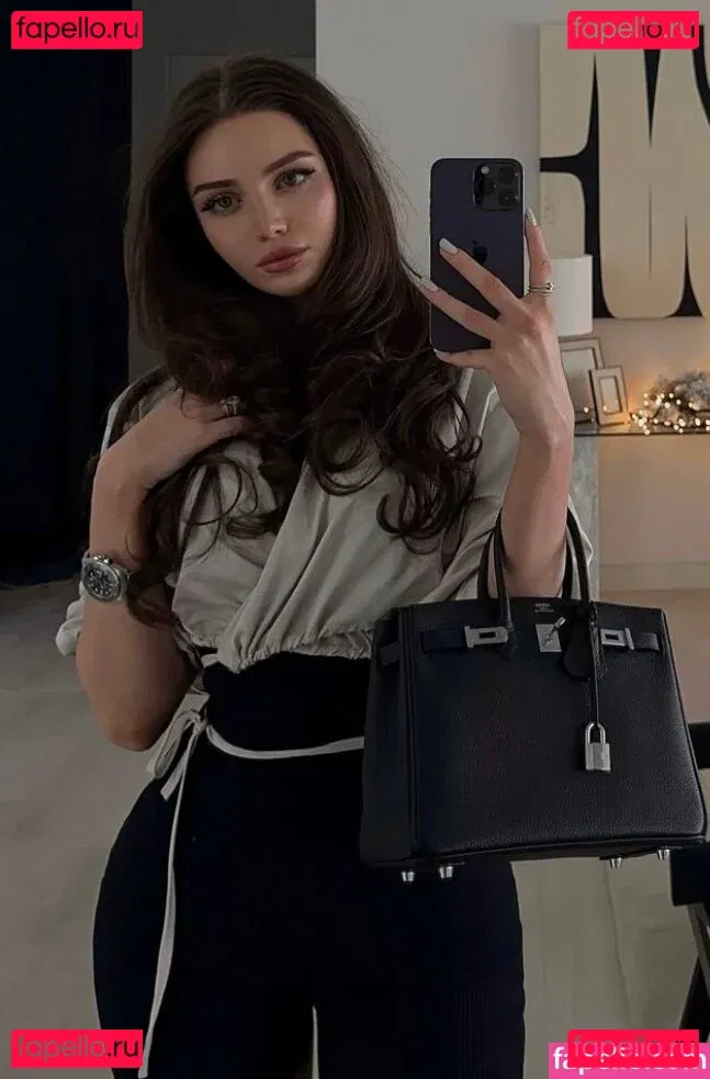 AyaValasca Onlyfans Photo Gallery 