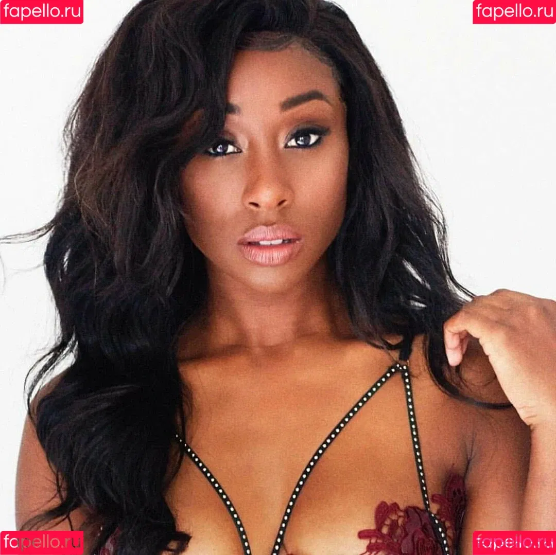 Scarlette Douglas Onlyfans Photo Gallery 