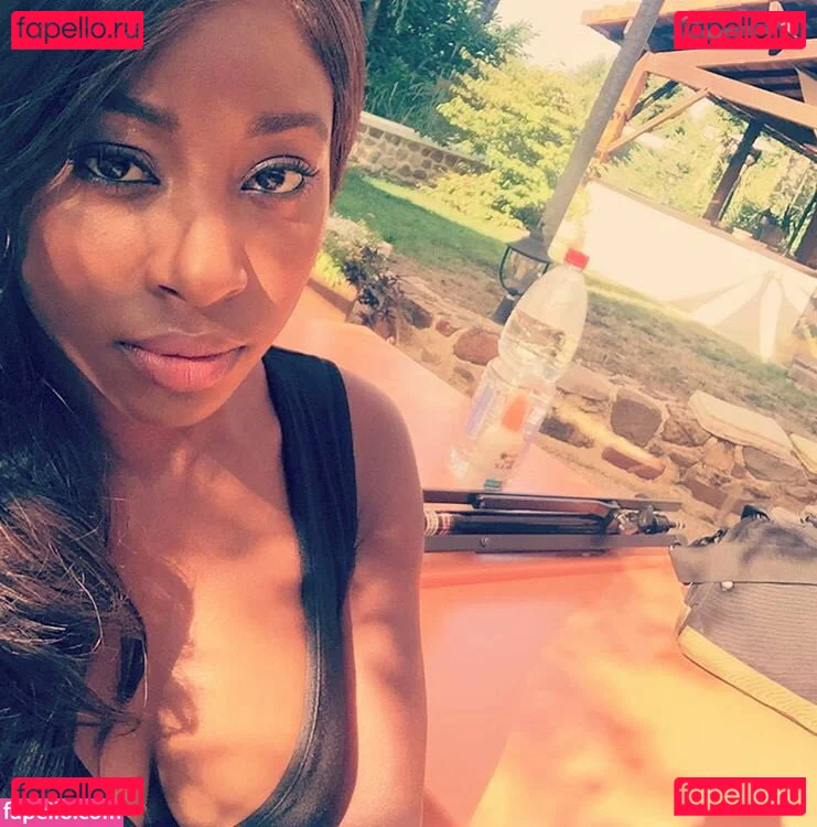 Scarlette Douglas Onlyfans Photo Gallery 