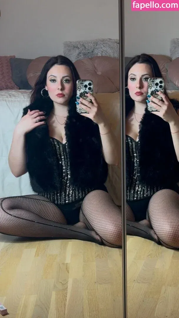 Christina Green Onlyfans Photo Gallery 