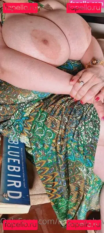 Hugeboobswife Onlyfans Photo Gallery 