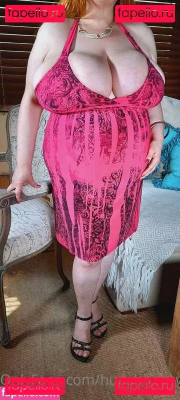 Hugeboobswife Onlyfans Photo Gallery 