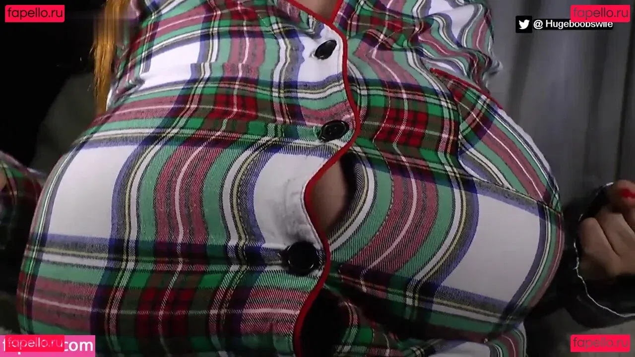 Hugeboobswife Onlyfans Photo Gallery 