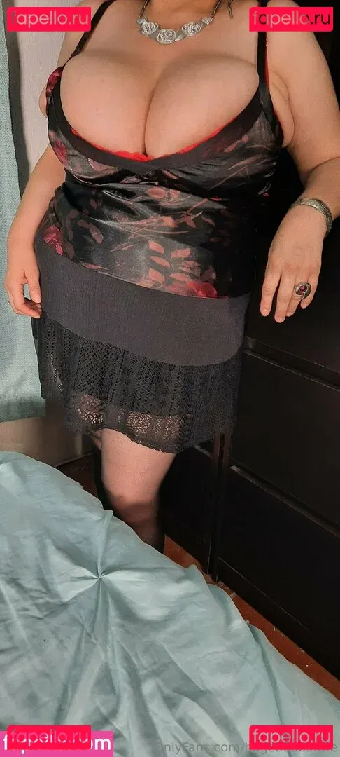 Hugeboobswife Onlyfans Photo Gallery 