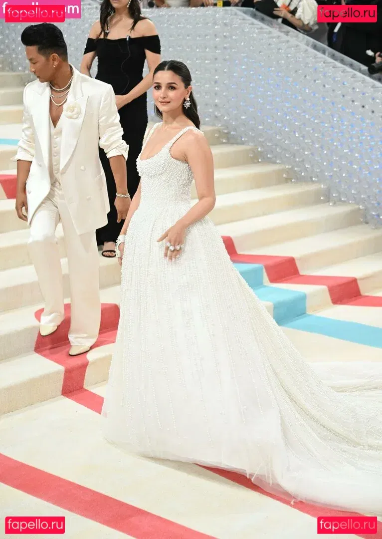 Alia Bhatt Onlyfans Photo Gallery 