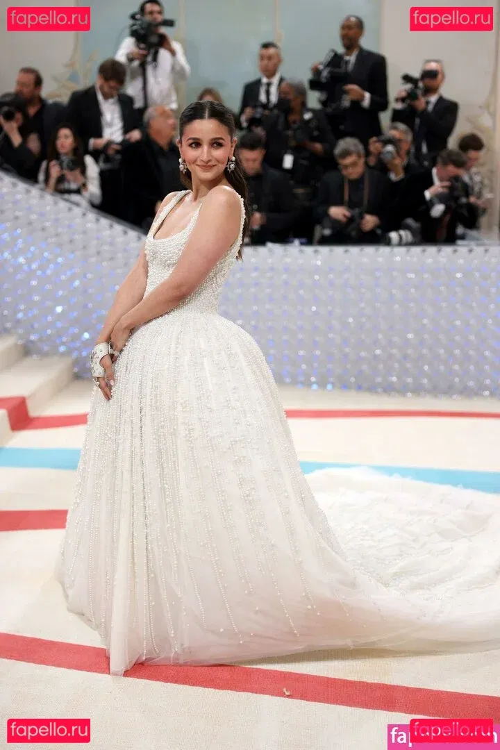 Alia Bhatt Onlyfans Photo Gallery 