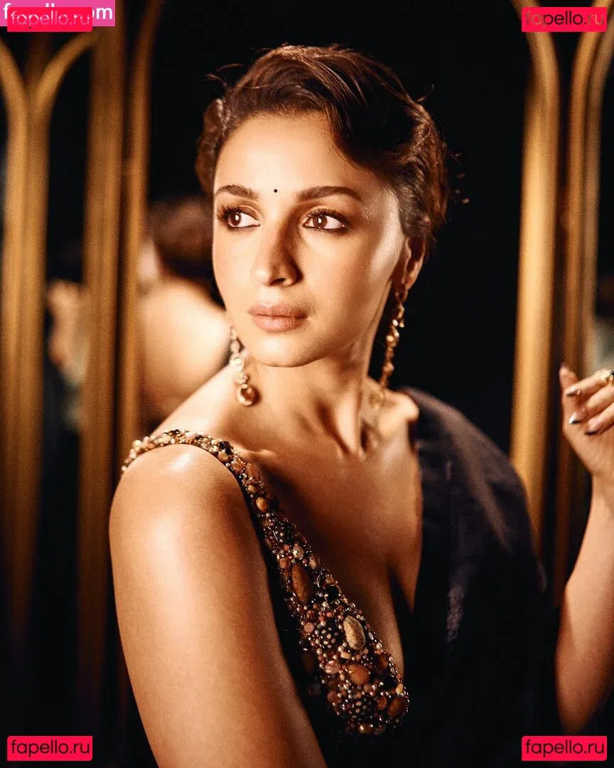 Alia Bhatt Onlyfans Photo Gallery 