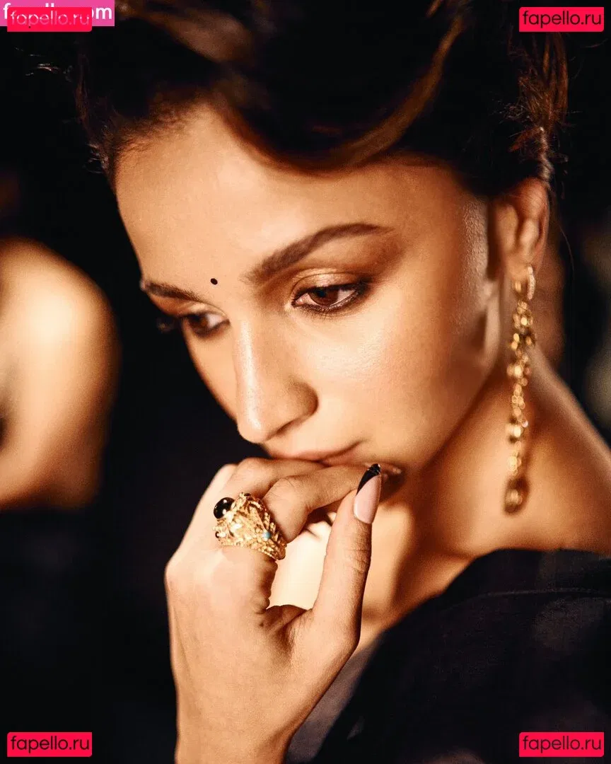 Alia Bhatt Onlyfans Photo Gallery 