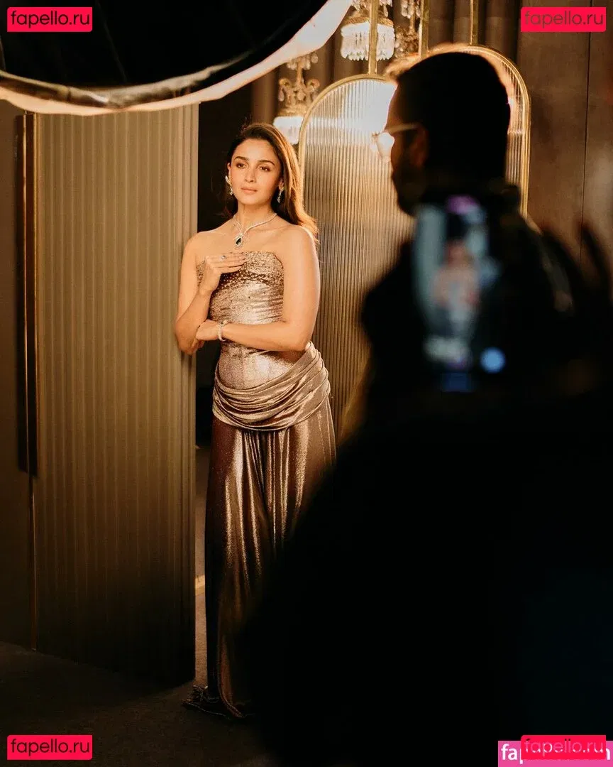 Alia Bhatt Onlyfans Photo Gallery 