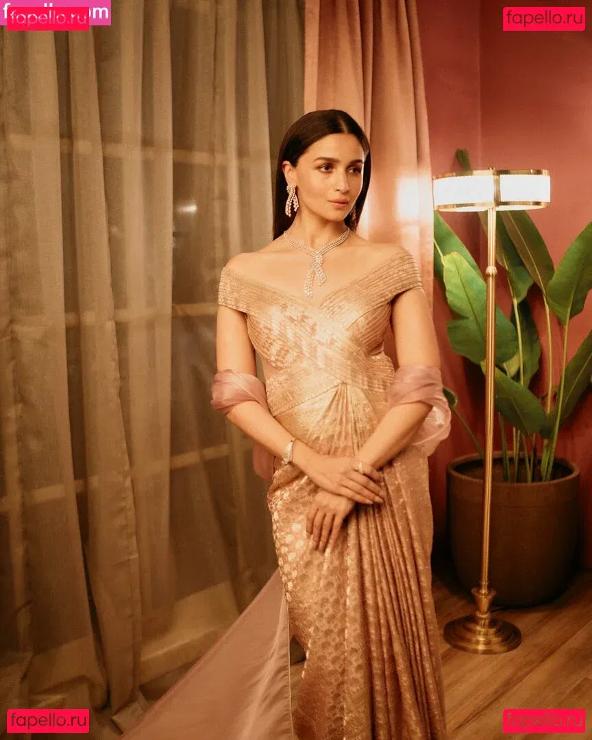 Alia Bhatt Onlyfans Photo Gallery 