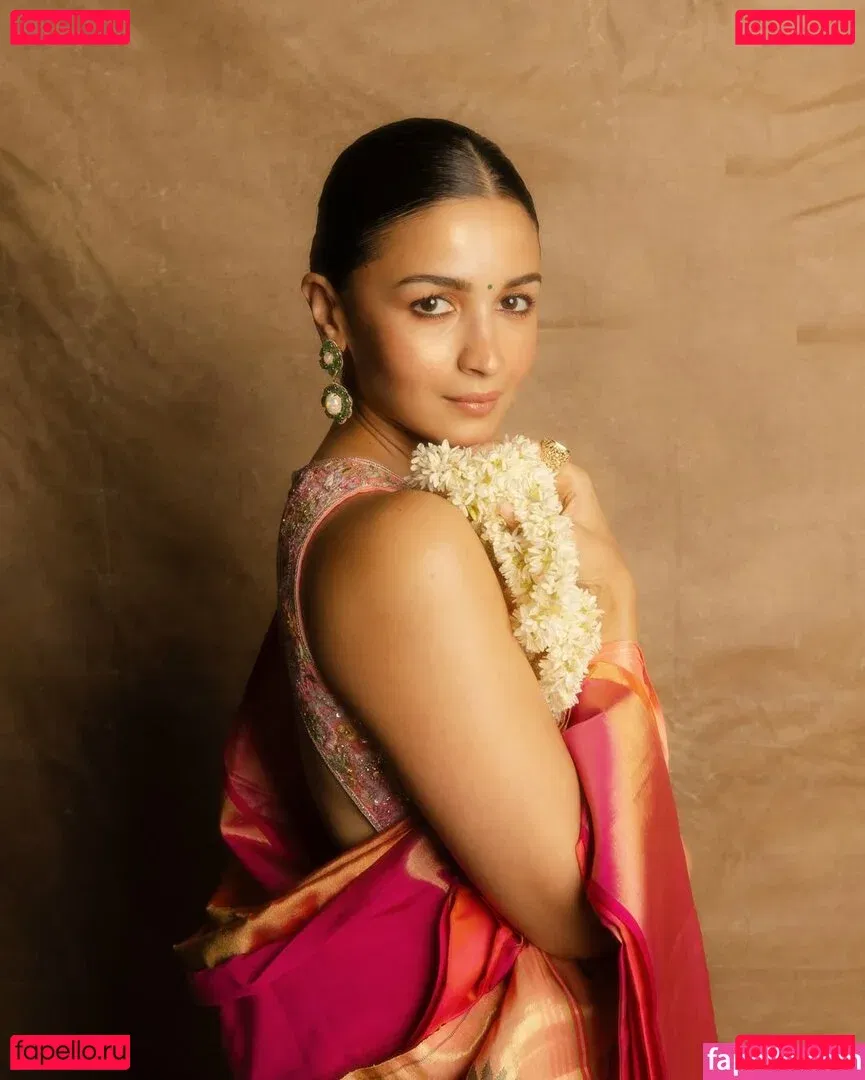 Alia Bhatt Onlyfans Photo Gallery 