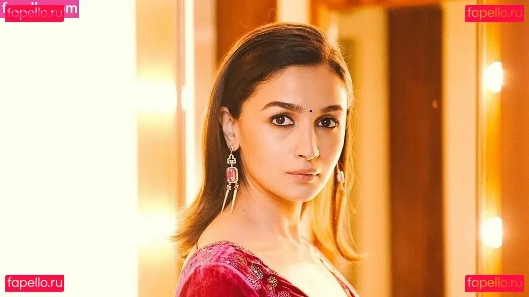 Alia Bhatt Onlyfans Photo Gallery 
