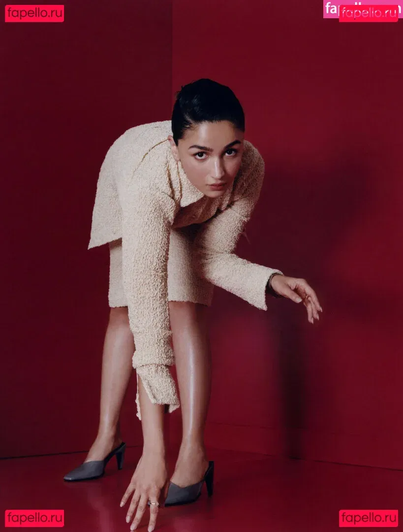 Alia Bhatt Onlyfans Photo Gallery 