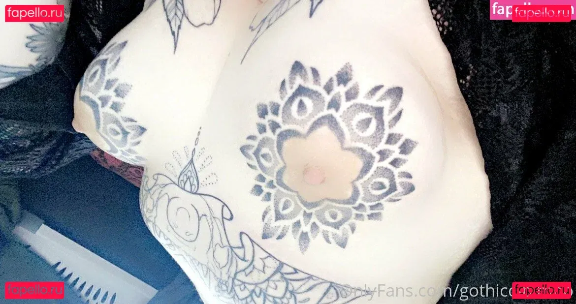 gothicc-bimbo Onlyfans Photo Gallery 