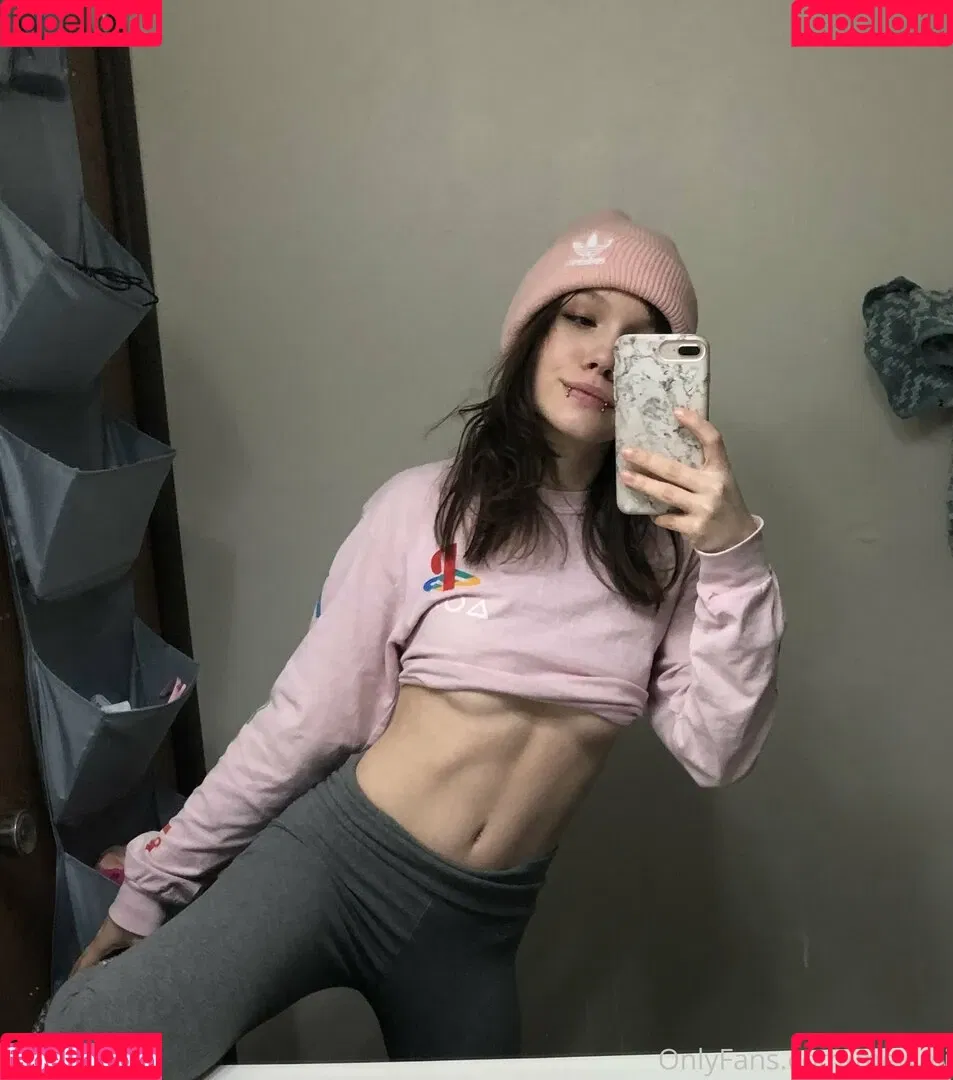 Mewnii Onlyfans Photo Gallery 