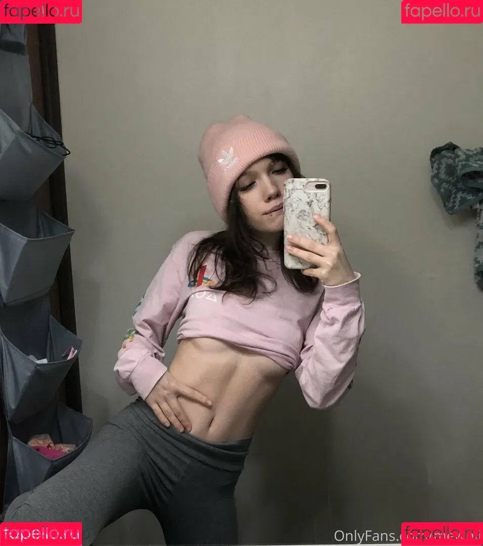 Mewnii Onlyfans Photo Gallery 