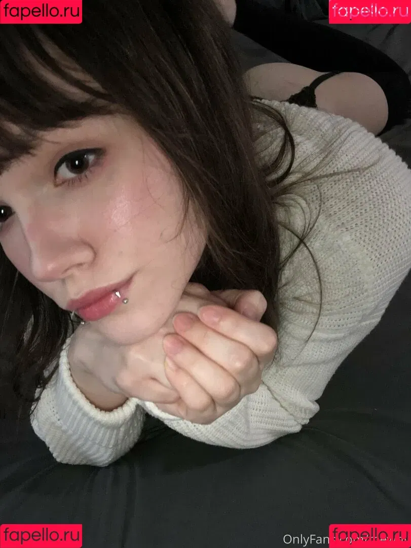Mewnii Onlyfans Photo Gallery 