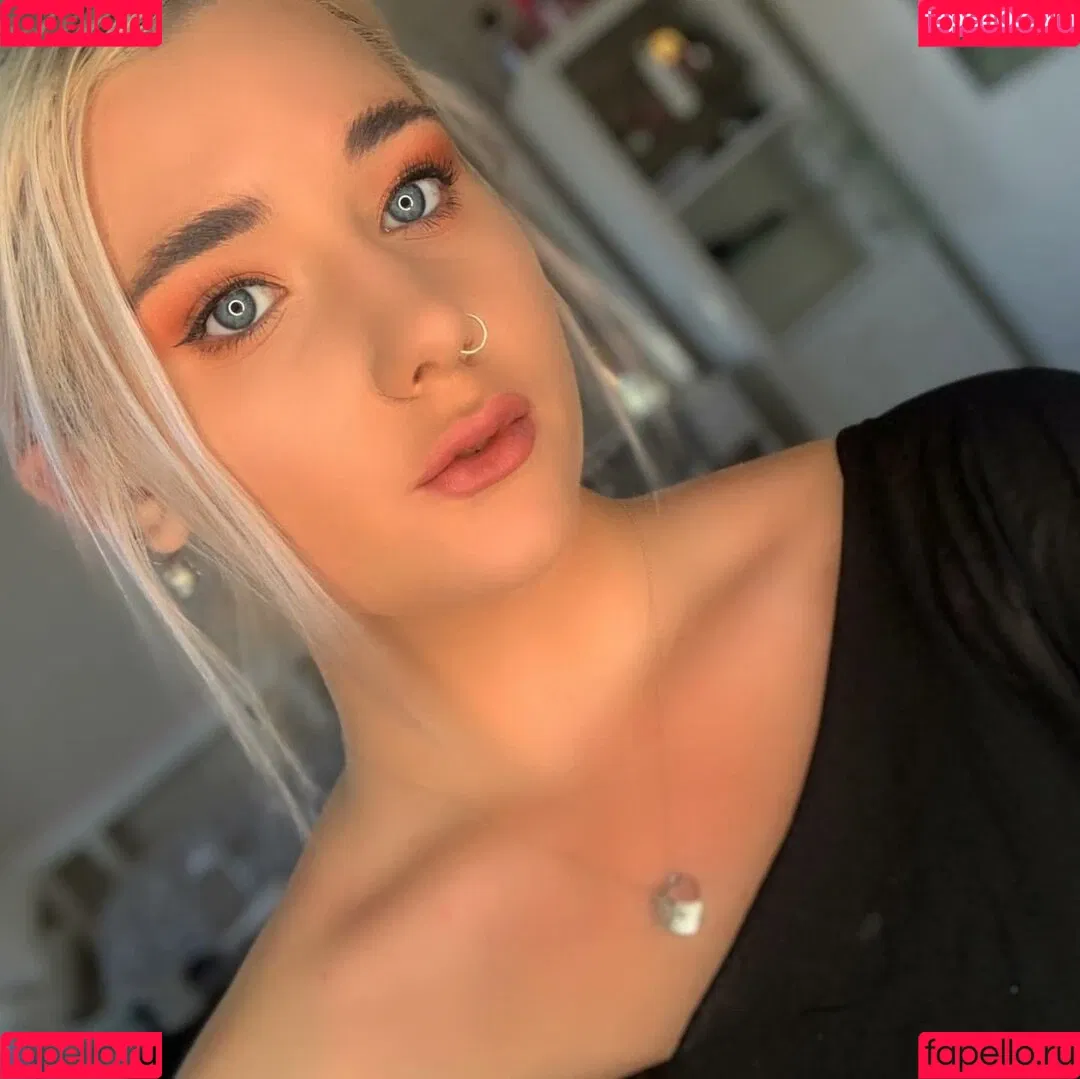 Molly Harding Onlyfans Photo Gallery 