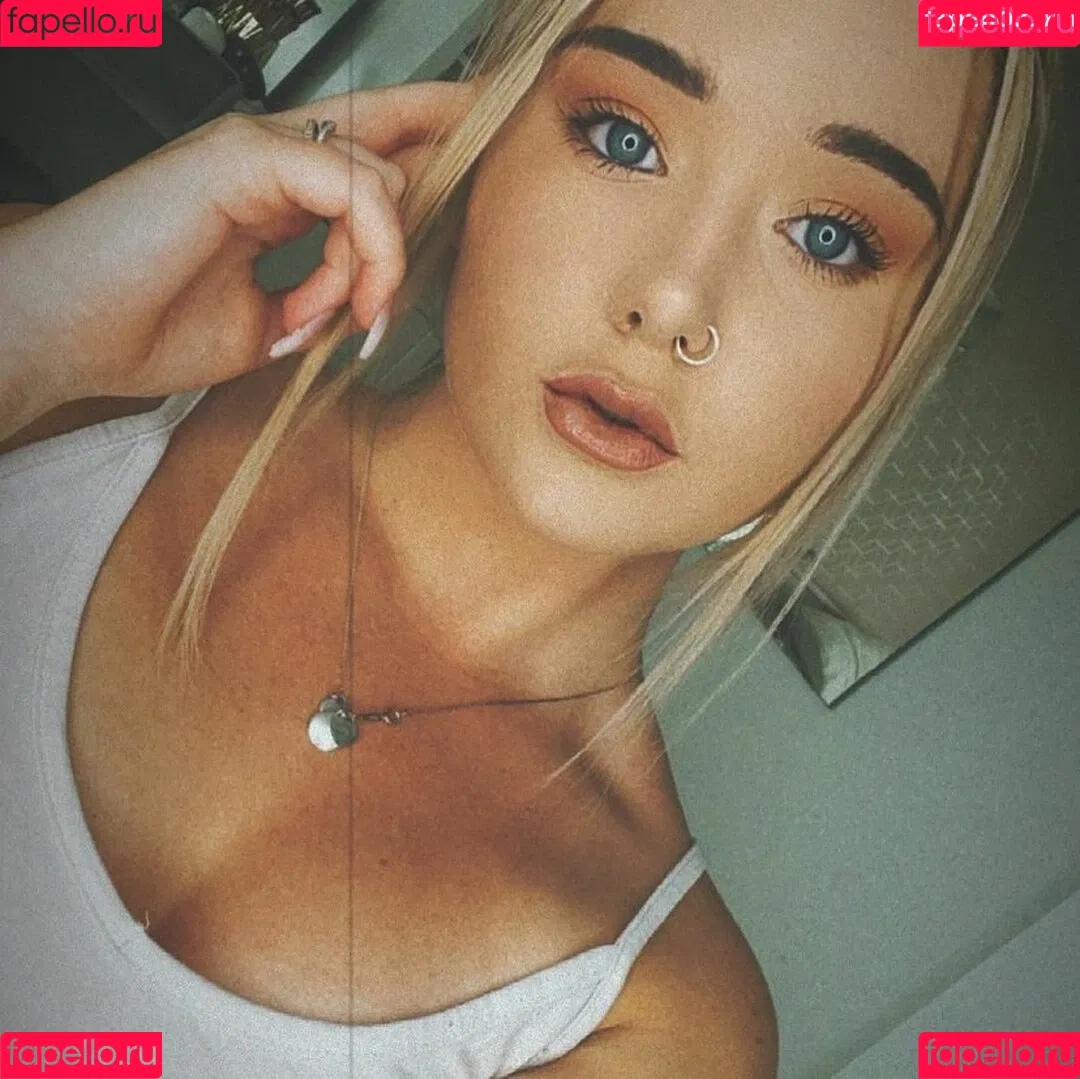 Molly Harding Onlyfans Photo Gallery 