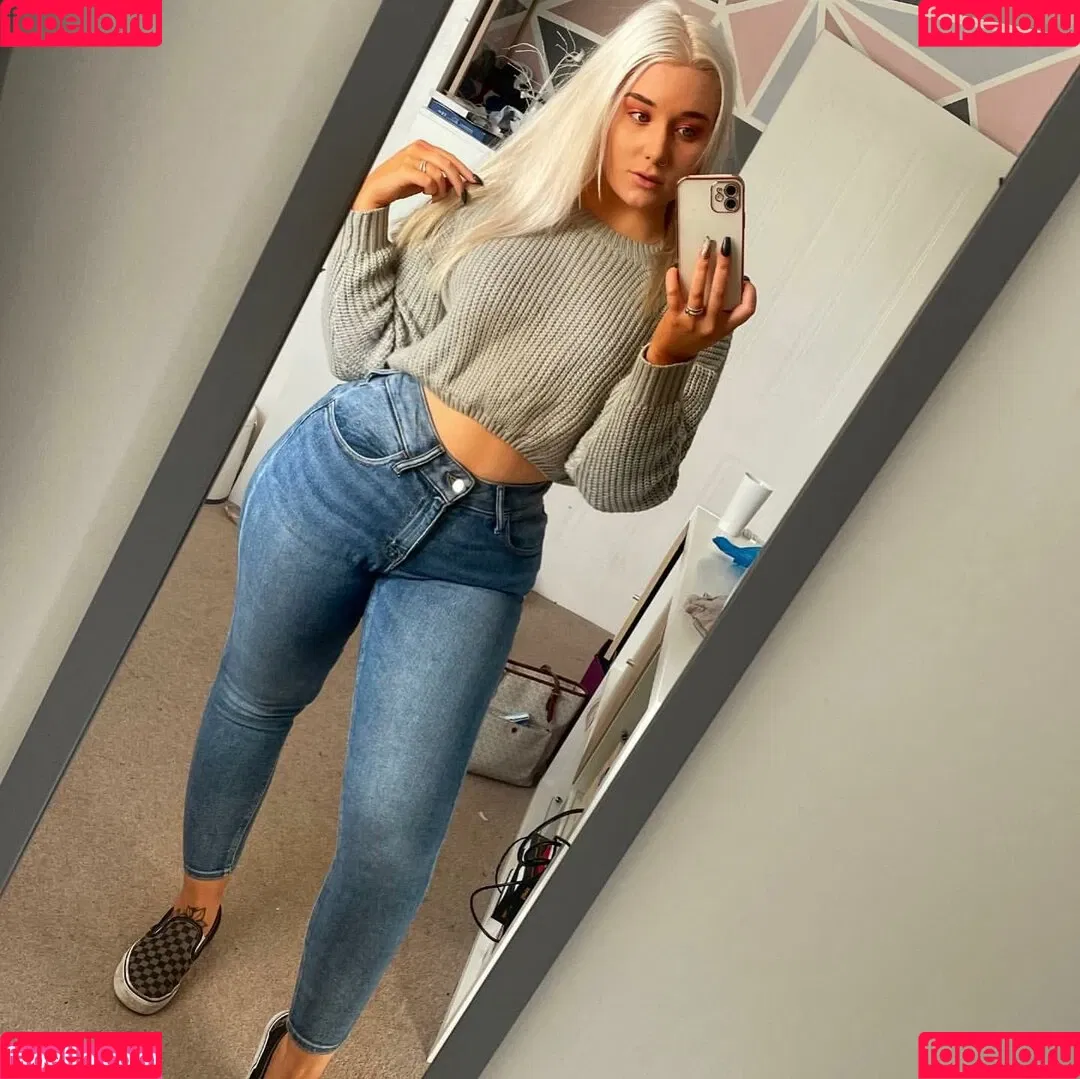 Molly Harding Onlyfans Photo Gallery 