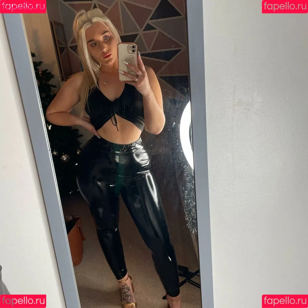 Molly Harding Onlyfans Photo Gallery 