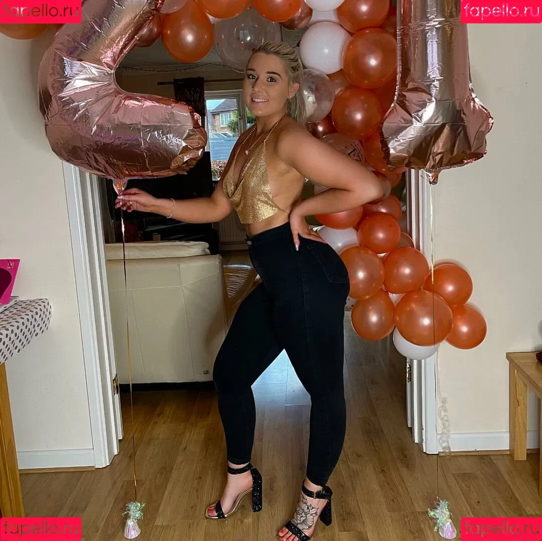 Molly Harding Onlyfans Photo Gallery 