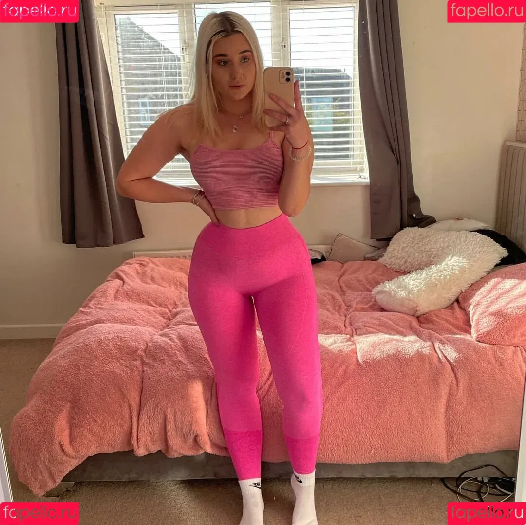 Molly Harding Onlyfans Photo Gallery 