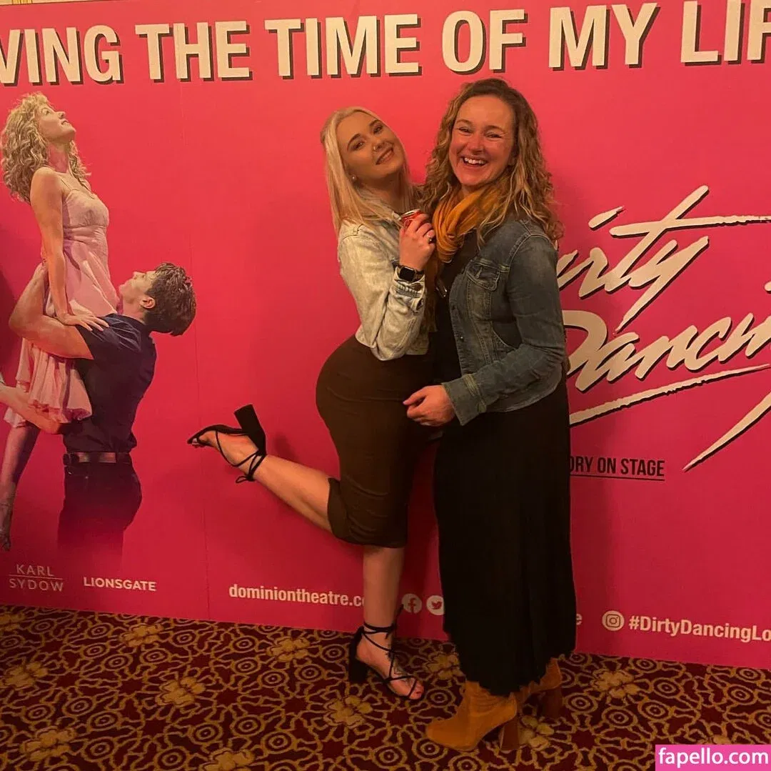 Molly Harding Onlyfans Photo Gallery 