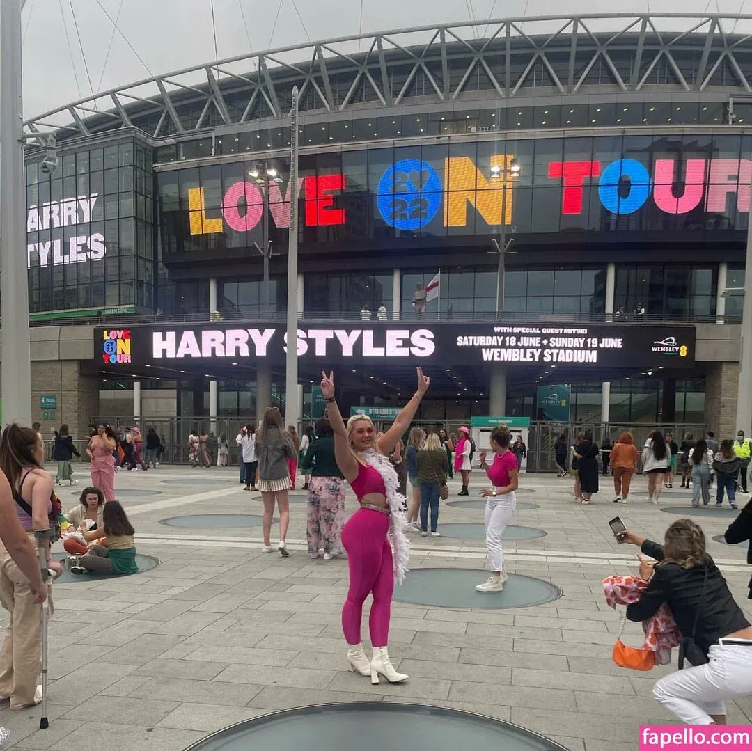 Molly Harding Onlyfans Photo Gallery 