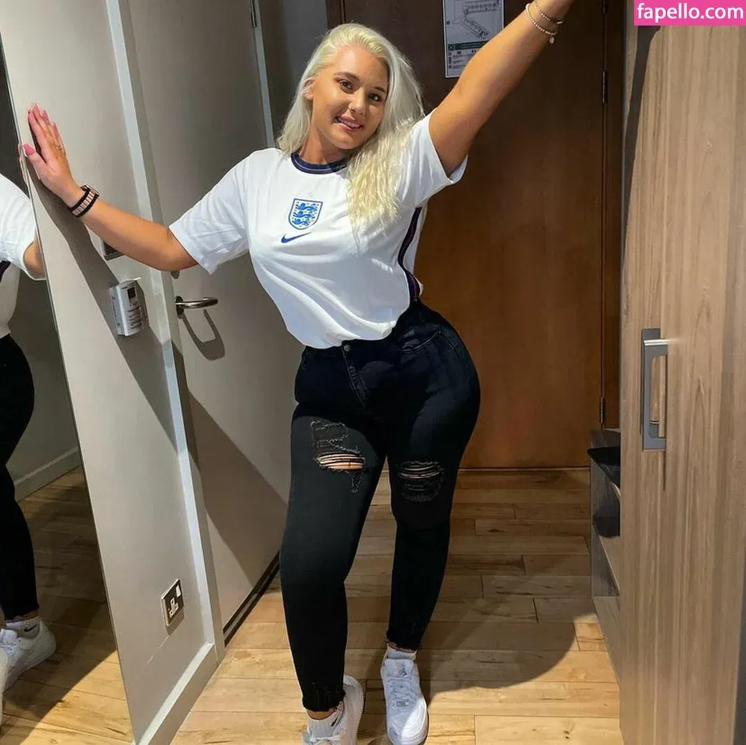 Molly Harding Onlyfans Photo Gallery 