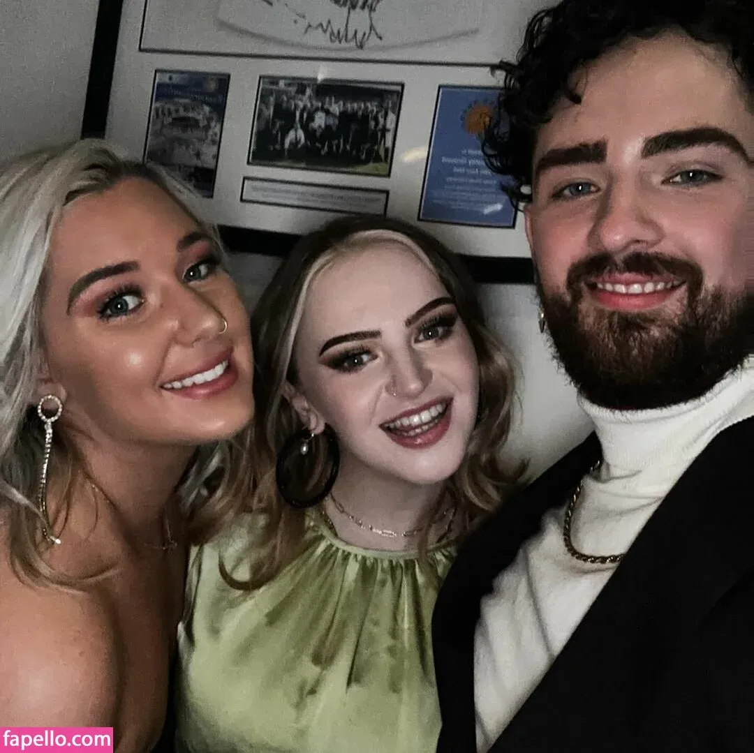 Molly Harding Onlyfans Photo Gallery 