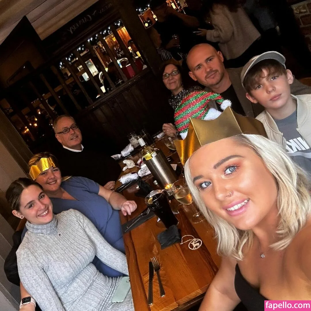 Molly Harding Onlyfans Photo Gallery 