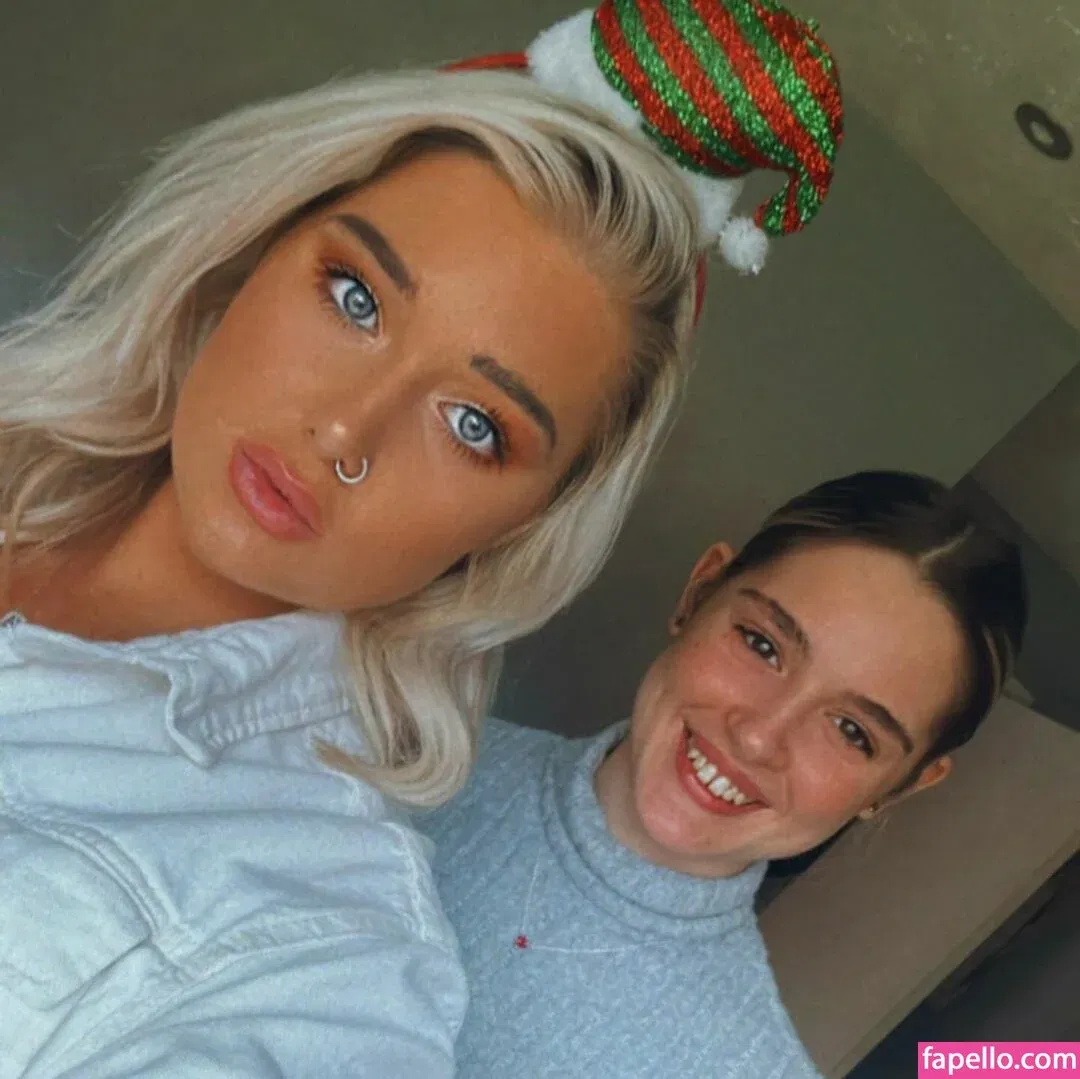 Molly Harding Onlyfans Photo Gallery 