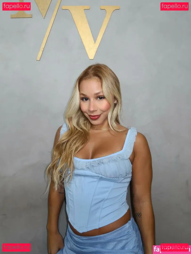 Flávia Saraiva Onlyfans Photo Gallery 