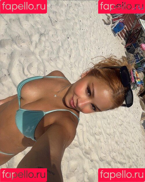 Flávia Saraiva Onlyfans Photo Gallery 