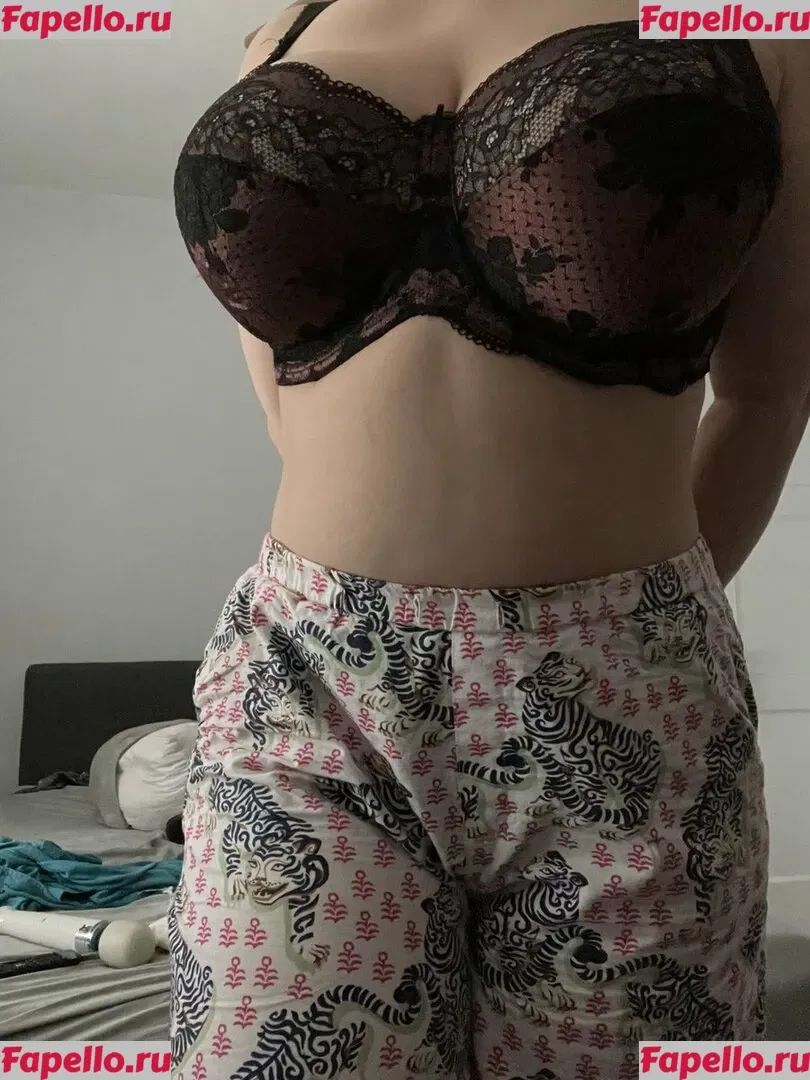 Rosaline Magdalene Onlyfans Photo Gallery 