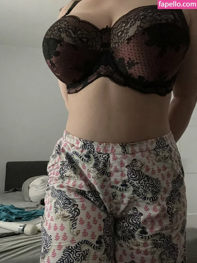 Rosaline Magdalene Onlyfans Photo Gallery 