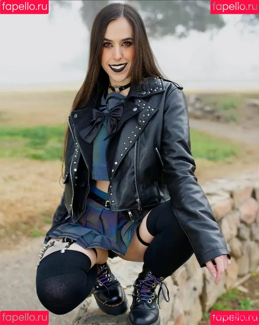 softgothwaifu Onlyfans Photo Gallery 