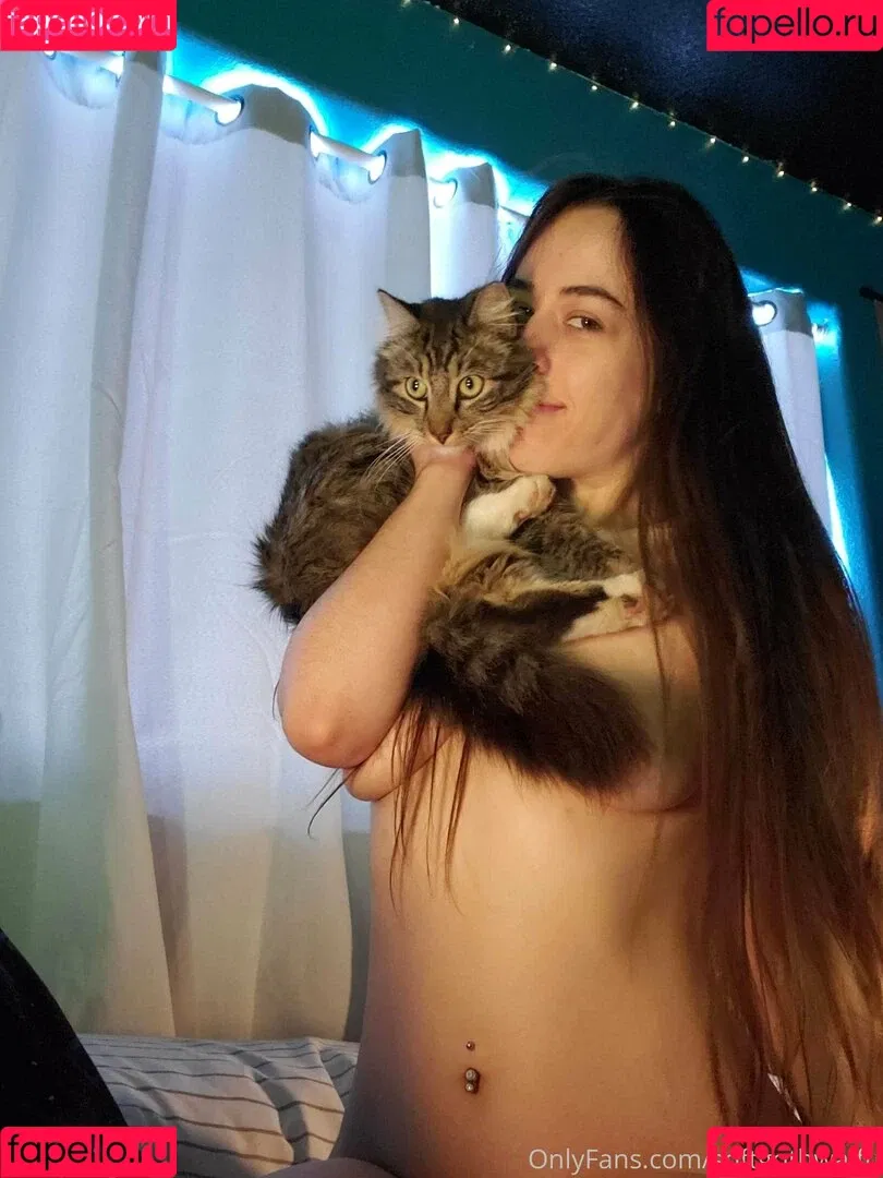 softgothwaifu Onlyfans Photo Gallery 