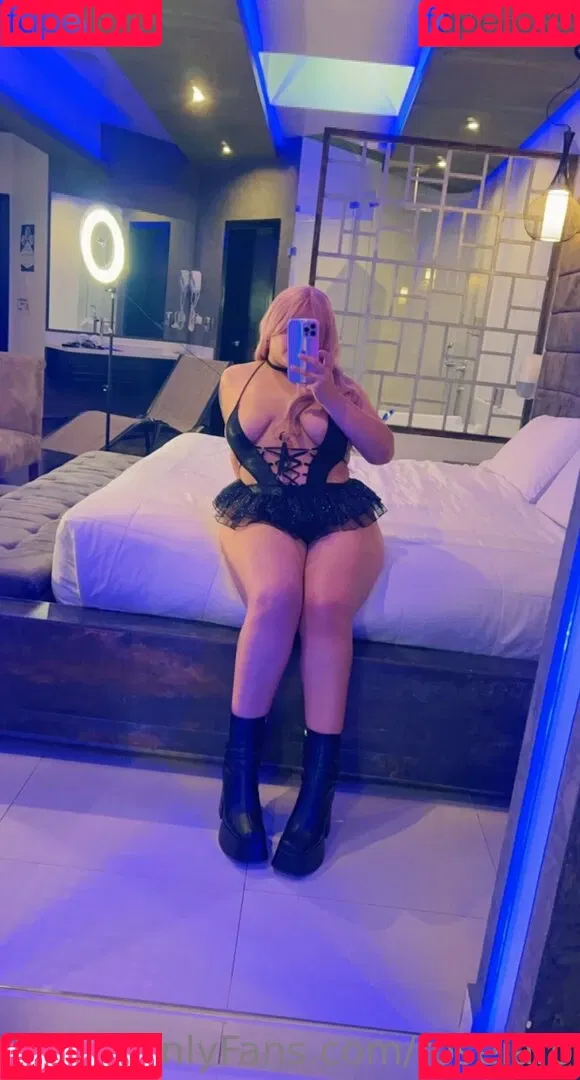 roseiaro Onlyfans Photo Gallery 