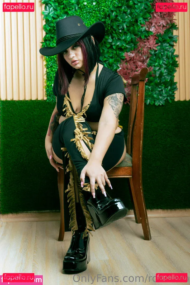 roseiaro Onlyfans Photo Gallery 