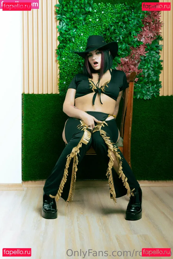 roseiaro Onlyfans Photo Gallery 