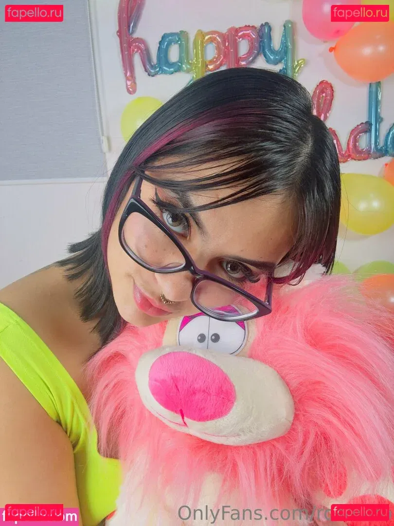 roseiaro Onlyfans Photo Gallery 