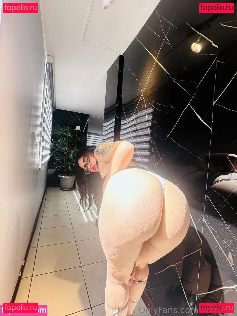 roseiaro Onlyfans Photo Gallery 