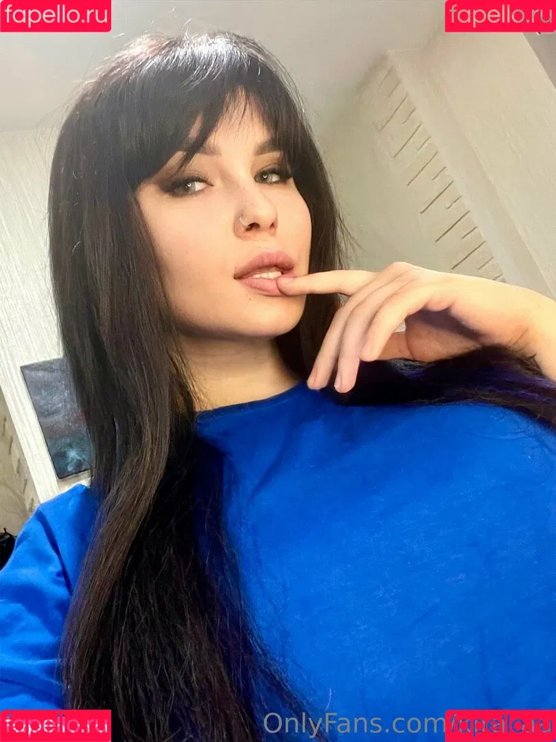 kira_aa Onlyfans Photo Gallery 