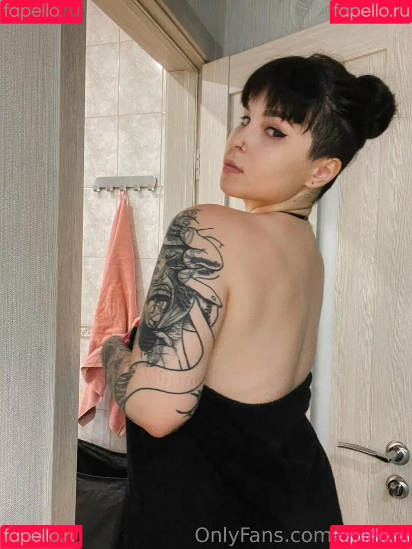kira_aa Onlyfans Photo Gallery 