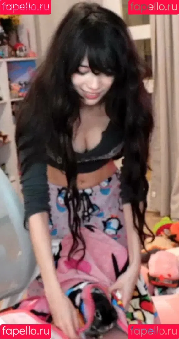 Emiru Onlyfans Photo Gallery 