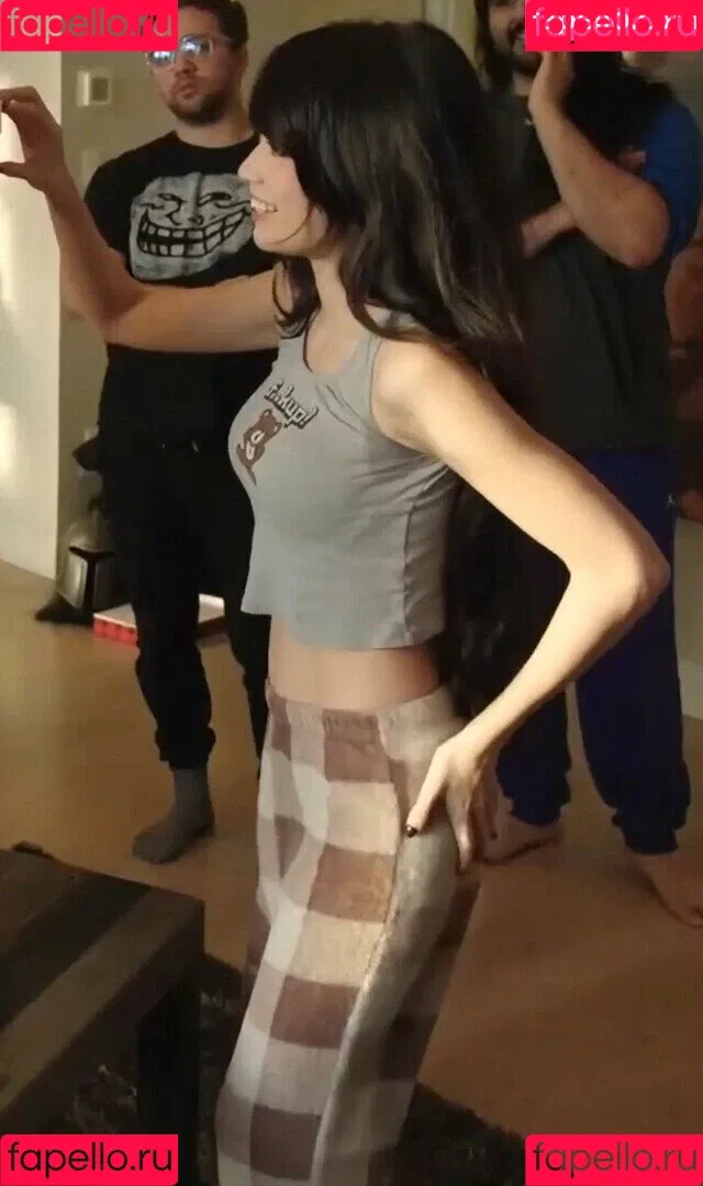 Emiru Onlyfans Photo Gallery 