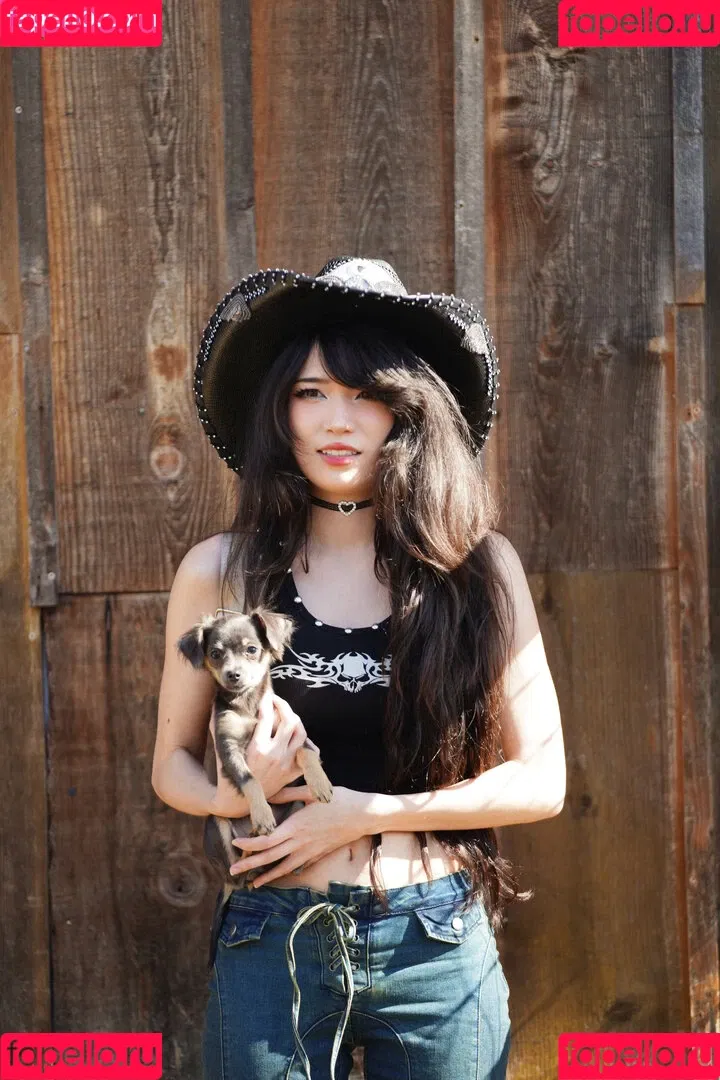 Emiru Onlyfans Photo Gallery 