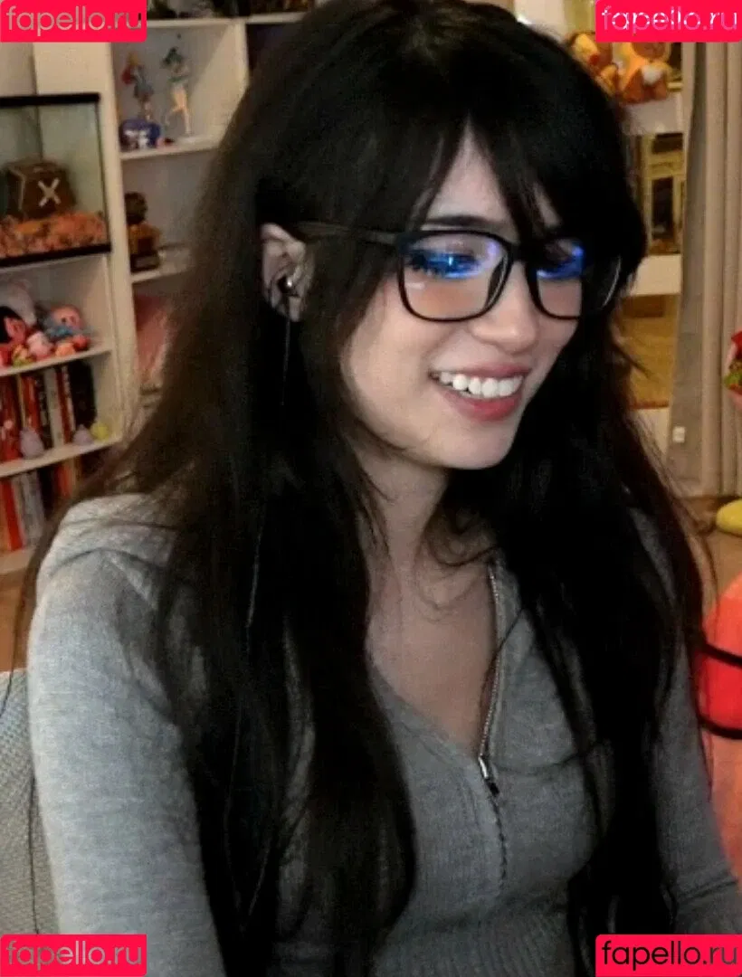 Emiru Onlyfans Photo Gallery 